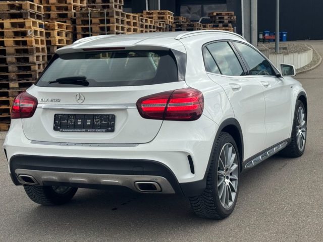 Mercedes-Benz GLA 200 AMG Line